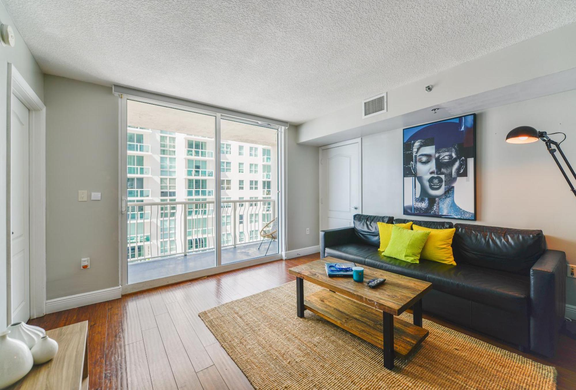 Amazing 3 Bedroom Condo At Brickell With Pool 마이애미 외부 사진