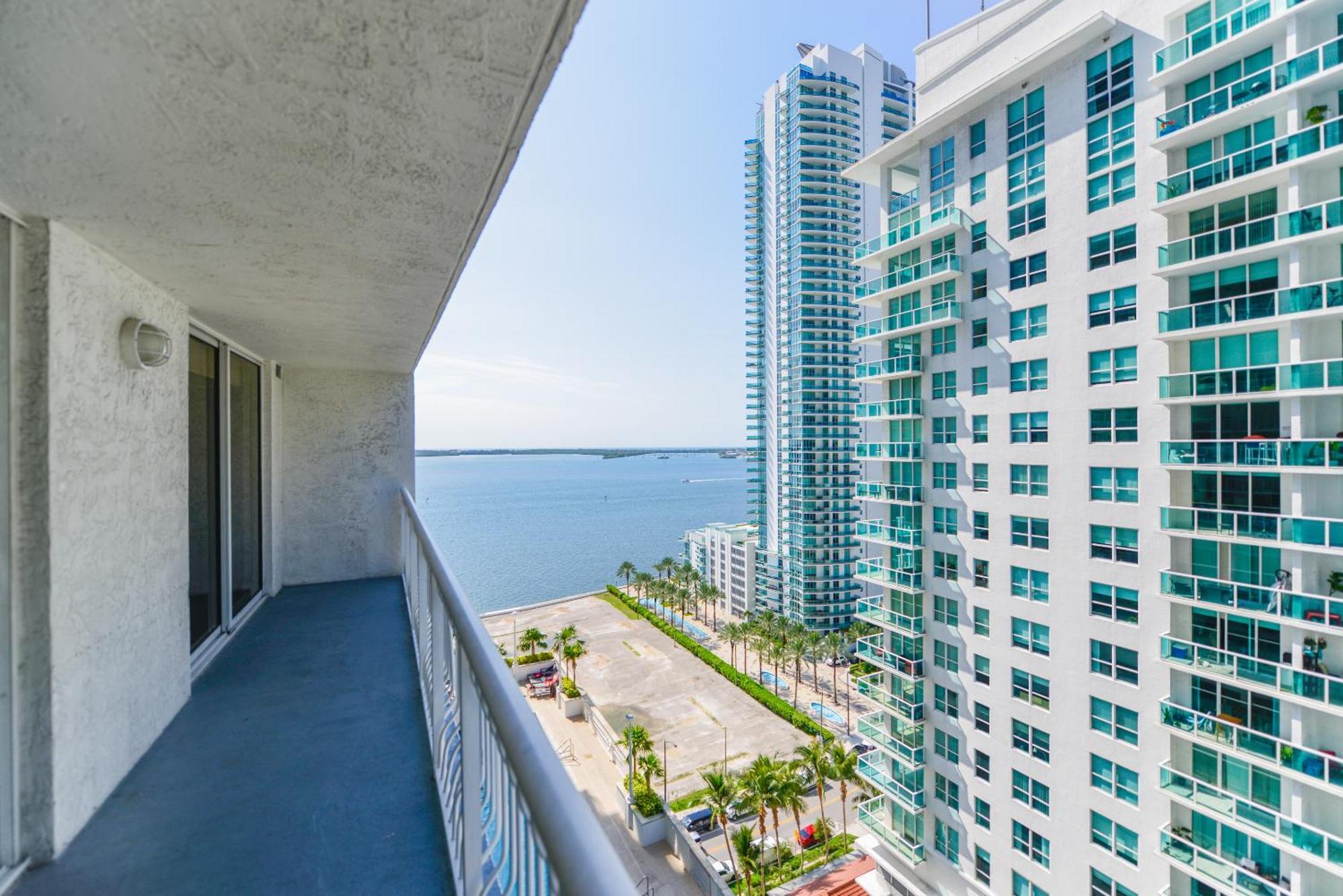 Amazing 3 Bedroom Condo At Brickell With Pool 마이애미 외부 사진