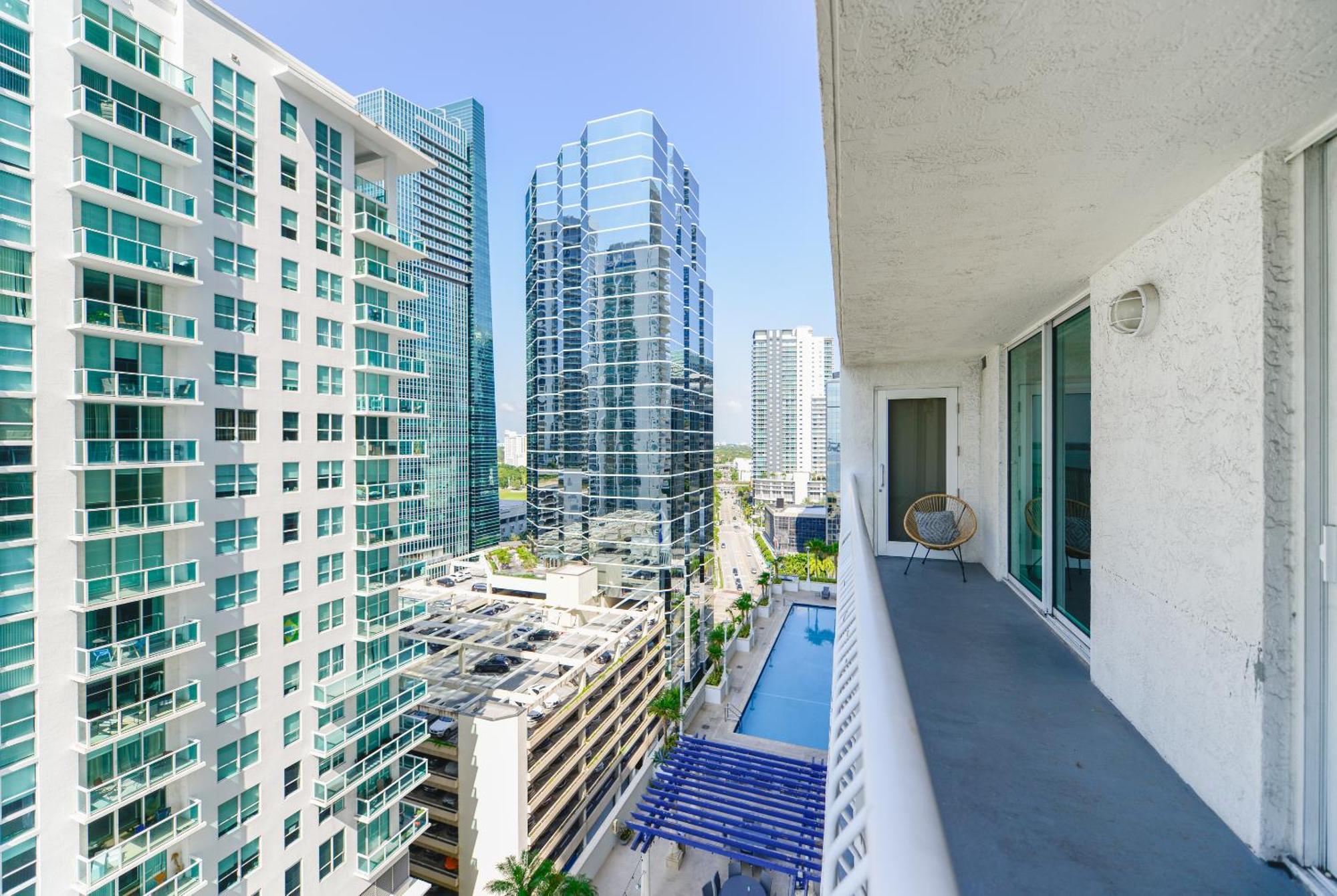 Amazing 3 Bedroom Condo At Brickell With Pool 마이애미 외부 사진