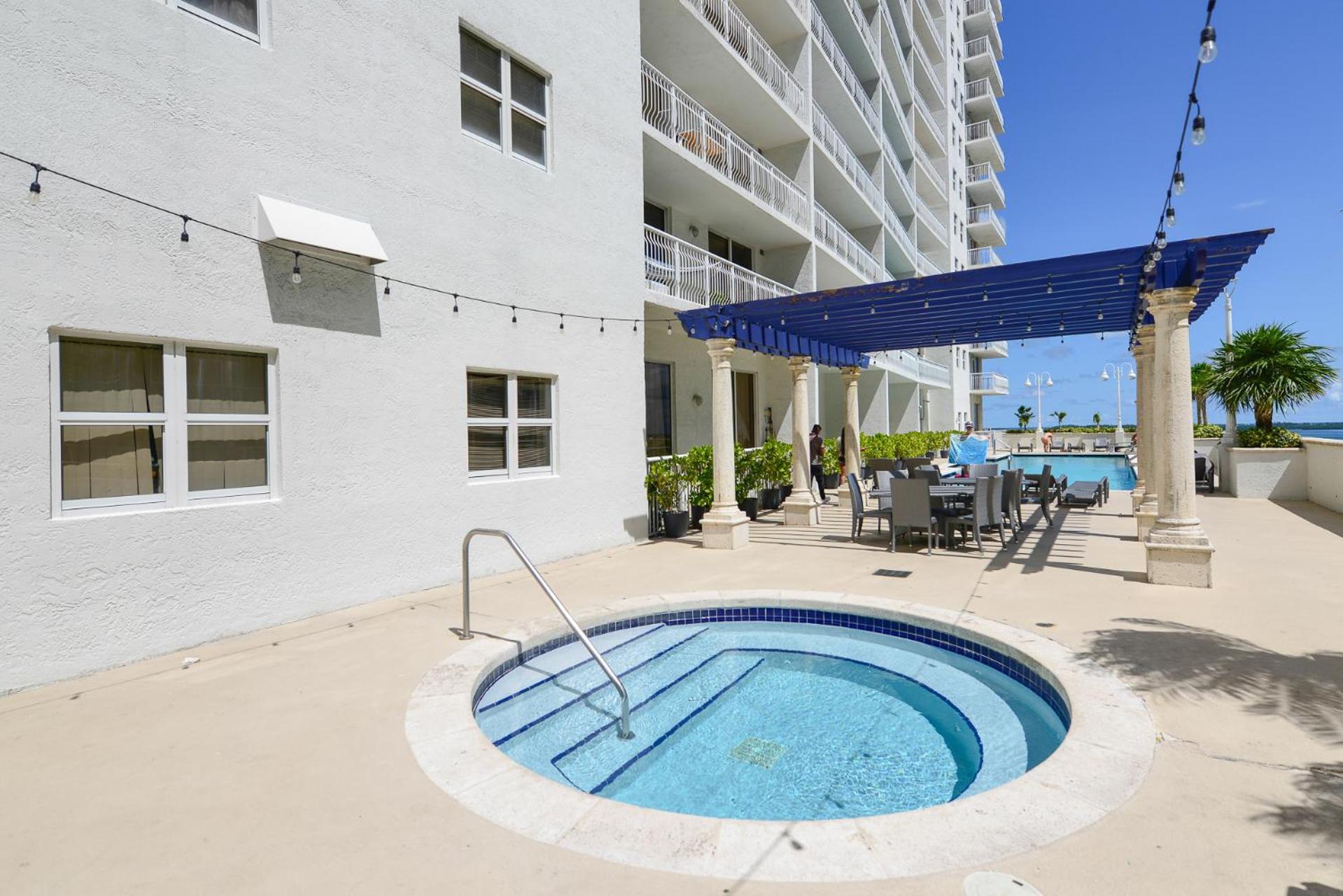 Amazing 3 Bedroom Condo At Brickell With Pool 마이애미 외부 사진